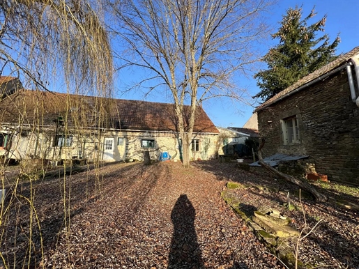 Montlay En Auxois, maison de plain-pied
