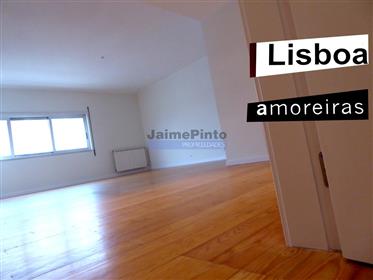 Modern, elegant 3-bedroom apartment. Portugal, Amoreiras, Lisbon.