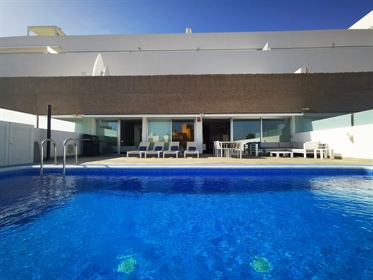 Luxury Apartment in Caleta Palms