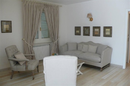Detached villa for sale in Forte dei Marmi, in good order-Ref. V11413 Villa Fo
