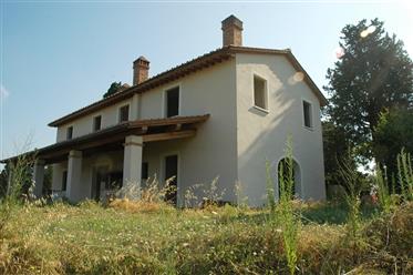 V 482021 Tuscan farmhouse 