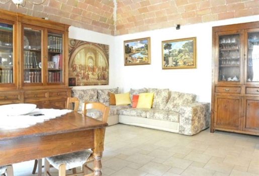 Mieszkanie o powierzchni 90 m2 w Volterra