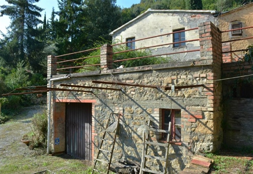 Casa de campo/masía/patio de 300 m2 en Volterra