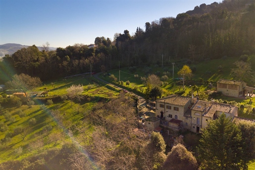 Maison jumelée de 230 m2 à Volterra