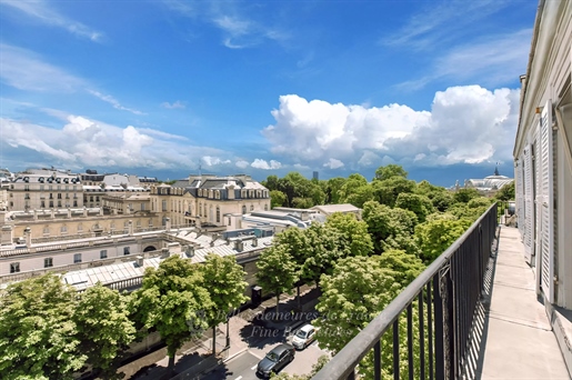 Paris VIIIe - Palais de l’Elysée - Penthouse avec vue panoramique