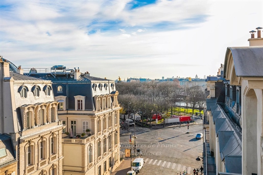 Parijs 8e arrondissement – Een zorgvuldig gerenoveerd appartement met 4 slaapkamers