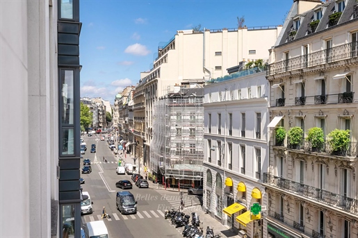 Parijs 8e arrondissement – Een heldere pied a terre op een toplocatie