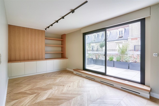 Paris 7th District – A 2-bed apartment with a terrace