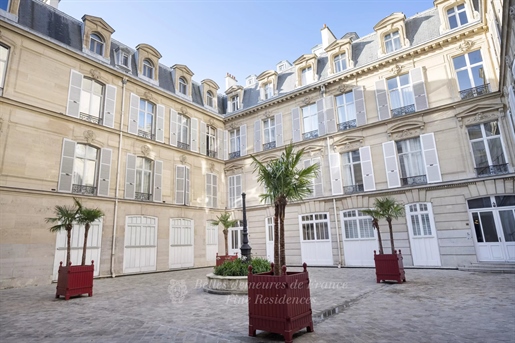 Paris 8. Arrondissement – Eine hervorragende 3-Bett-Wohnung