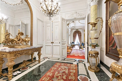 Paris 8th District – An exceptional 3-bed apartment