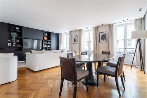 Paris 16th District – A renovated pied a terre