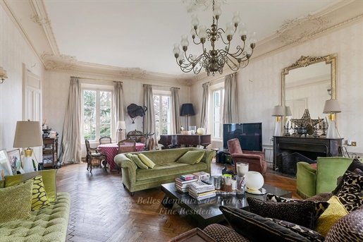 Normandy, 1h20 from Paris. A superb period mansion set in about 6500 sqm of grounds. Great potential