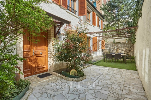 Paris 13th District – A delightful family home