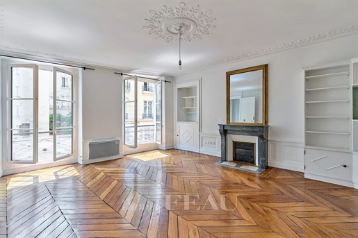 Paris VIe - Saint-Germain-des-Prés, - Appartement avec trois chambres.