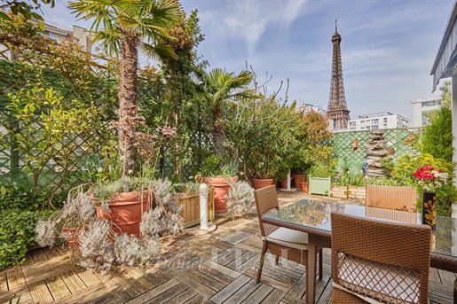 Paris 15th District – An ideal family apartment with an exceptional terrace