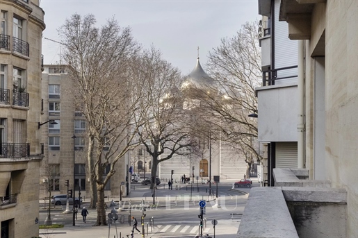 Paris 7th District – A magnificent 4-bed apartment