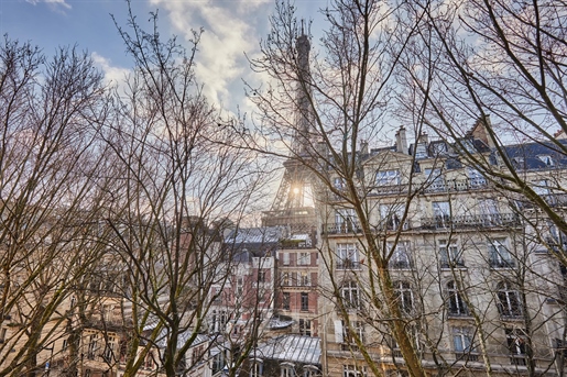 Parijs 7e arrondissement – Een appartement met 2/3 slaapkamers met uitzicht op de Eiffeltoren
