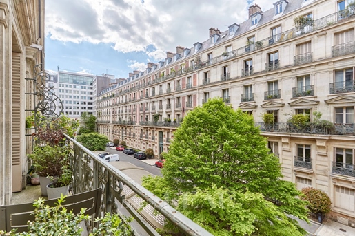 Parijs VIIIe - Square du Roule - Familie- en receptieappartement 192 m²