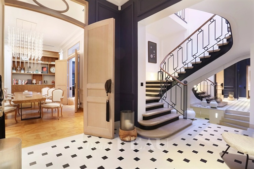 Parijs 8e arrondissement – Een prachtig herenhuis met 10 kamers
