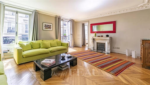 Paris 9. Arrondissement – Eine elegante 4-Zimmer-Wohnung