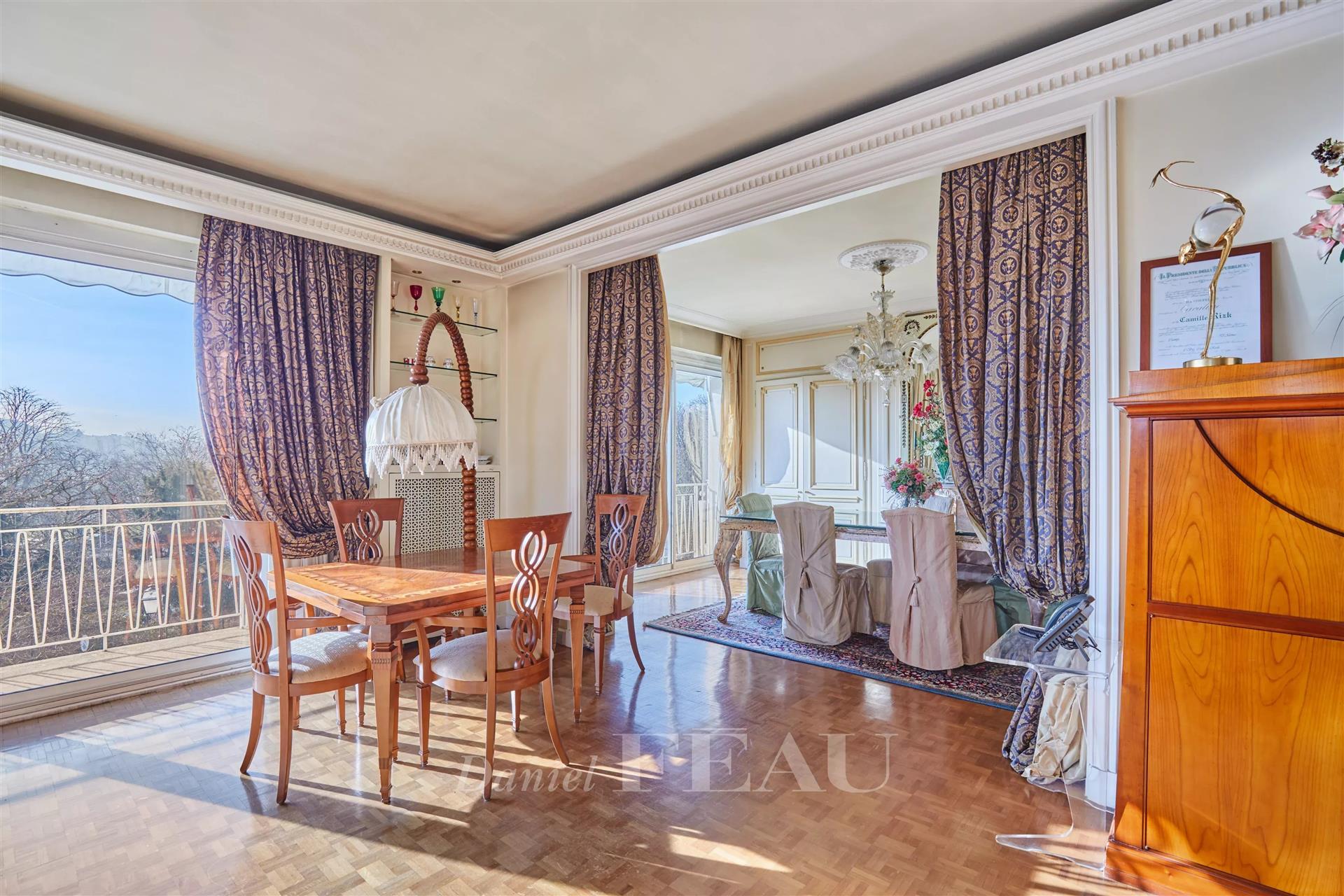 Paris 16th District – A 2-bed apartment enjoying open views