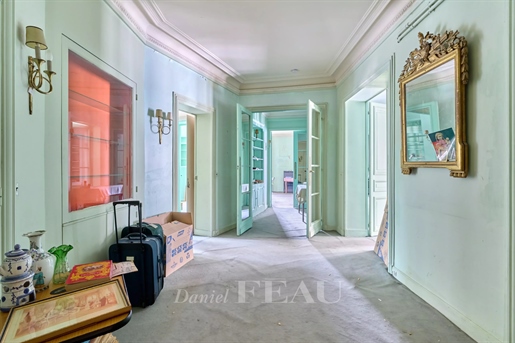 Paris 16th District – A very bright 3/4 bed apartment