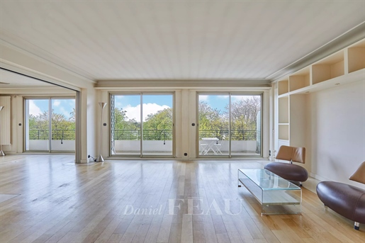 Parijs 16e arrondissement – Een appartement met 2 slaapkamers met een panoramisch uitzicht