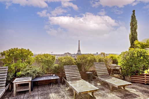 Paris XVIIe - Péreire. Loft Penthouse avec terrasse panoramique.