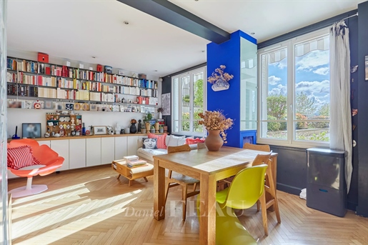 Paris 16th District – A 3-bed apartment with a leafy terrace