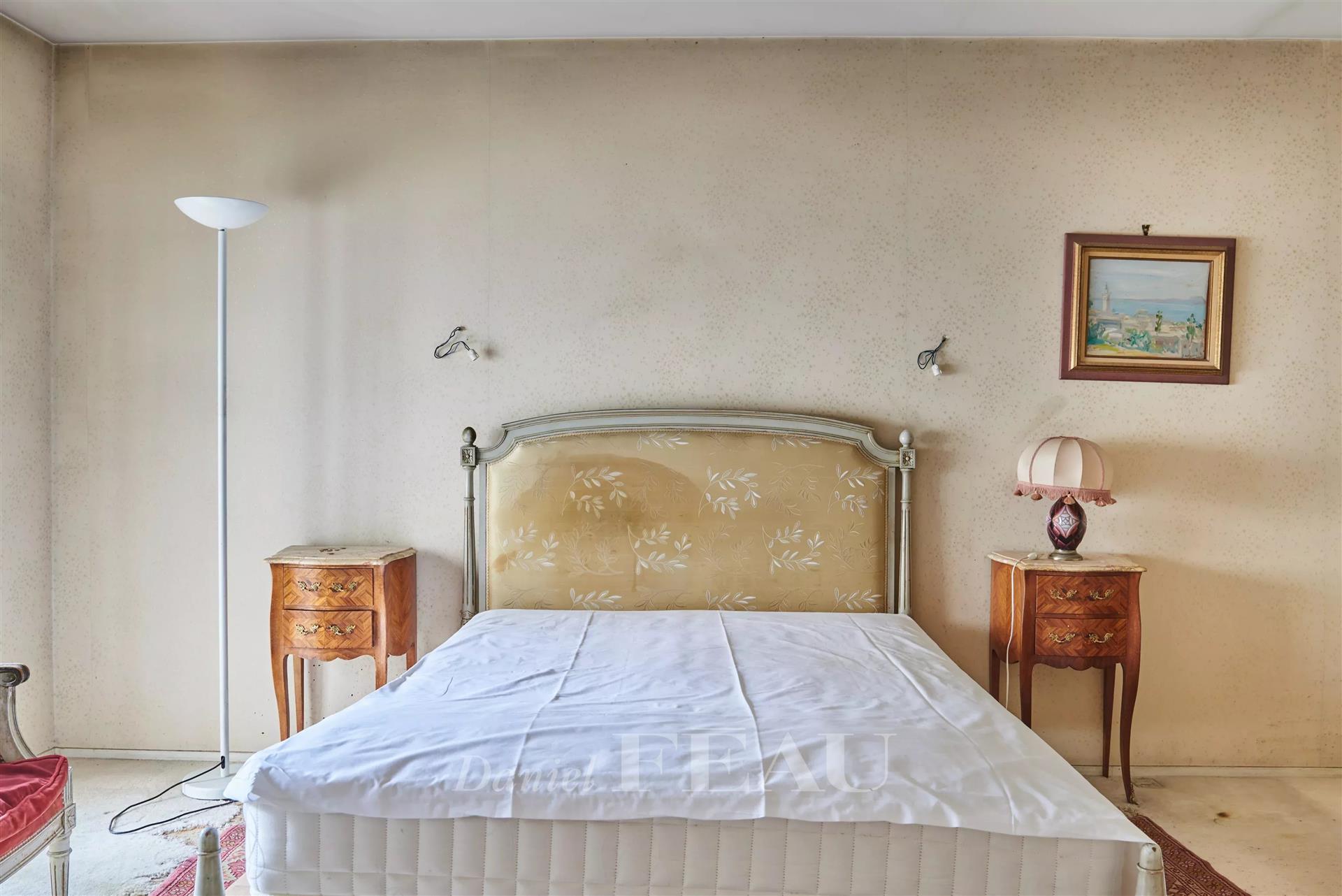 Neuilly-Sur-Seine - A bright 3-bed apartment