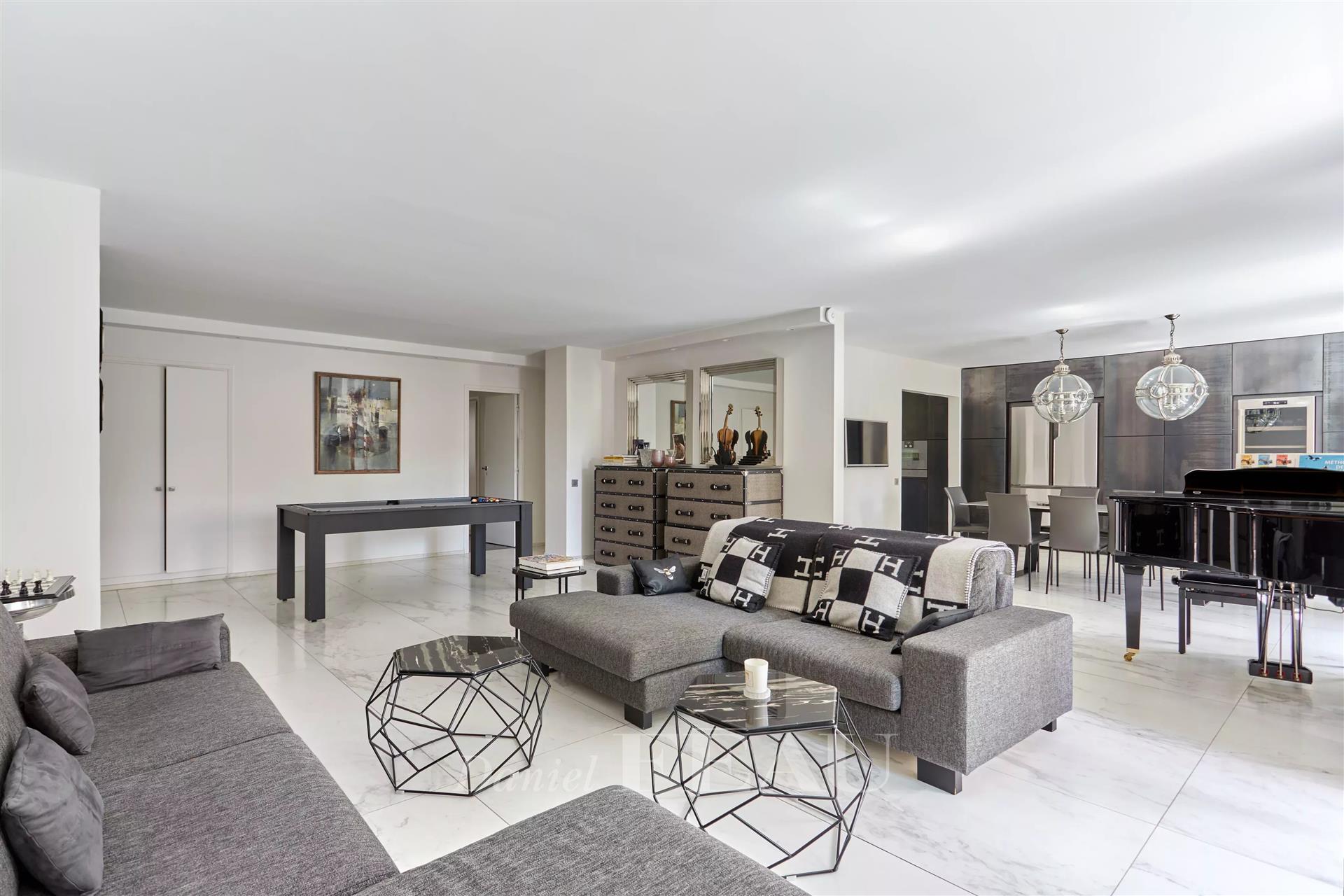 Neuilly-Sur-Seine - An ideal family apartment