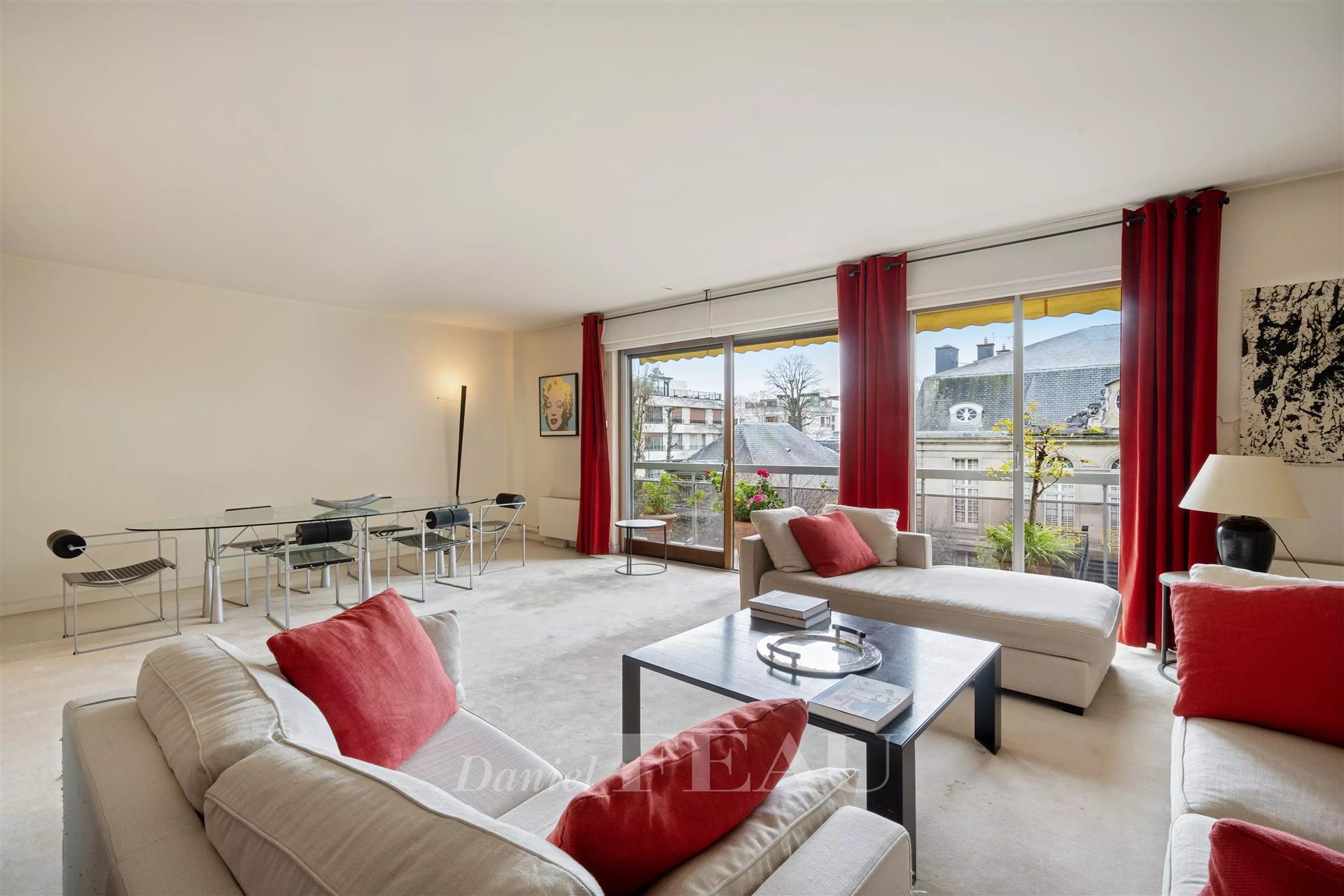 Neuilly-Sur-Seine - A 4-bed family apartment