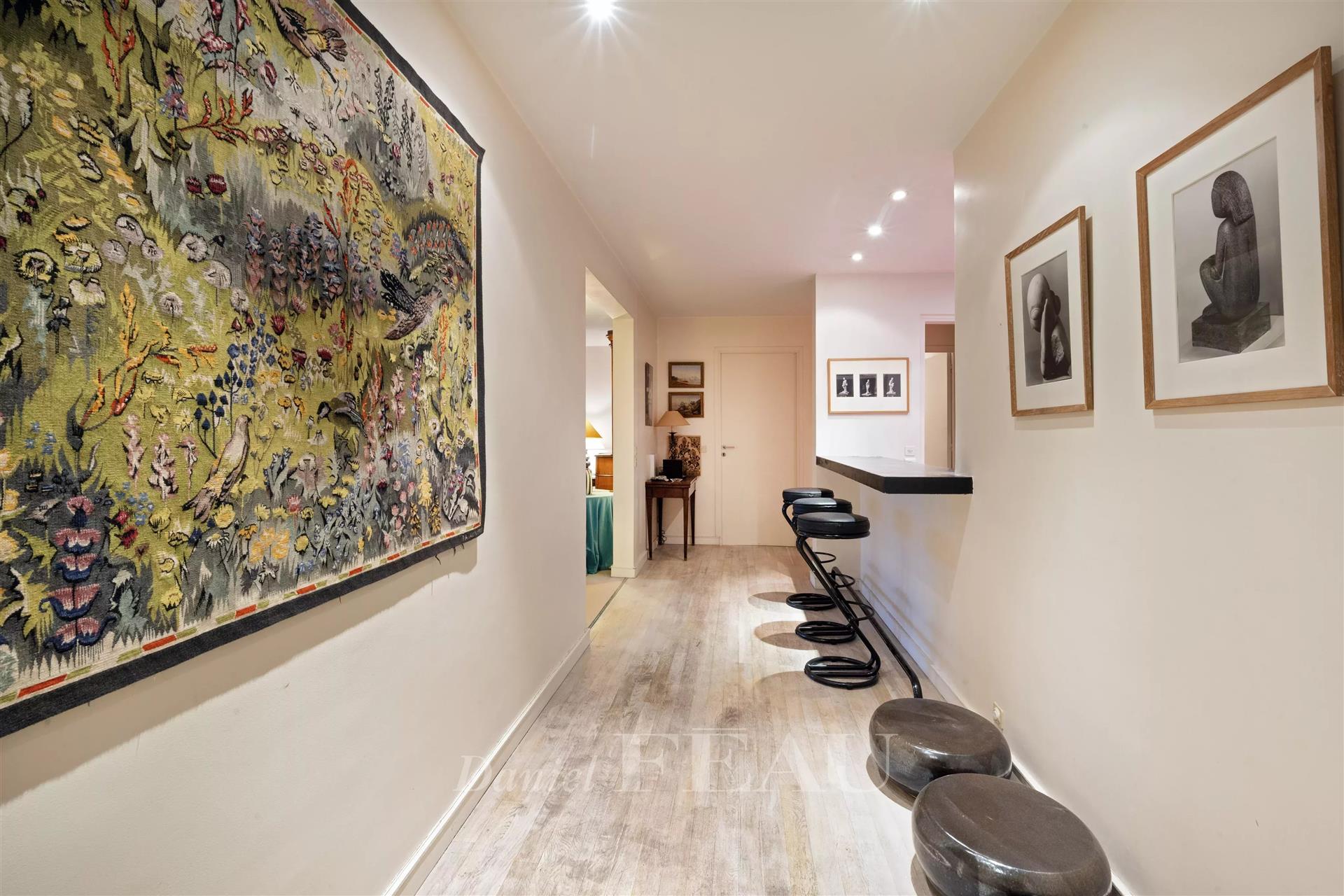 Neuilly-Sur-Seine - A 4-bed family apartment