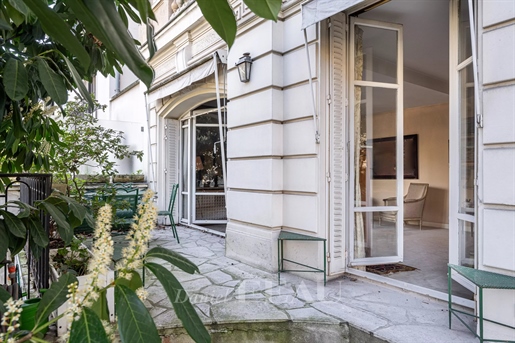 Neuilly-sur-Seine - Een appartement met twee slaapkamers en een tuin
