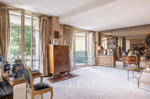 Neuilly-Sur-Seine - A two-bed apartment with a garden