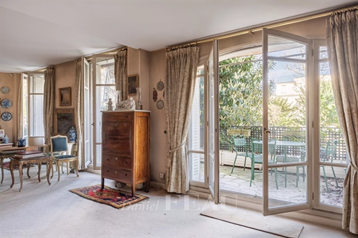 Neuilly-sur-Seine - Een appartement met twee slaapkamers en een tuin