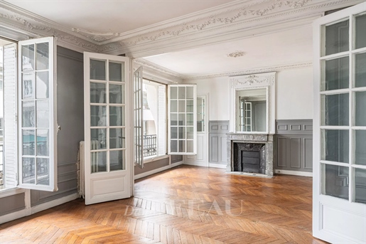 Levallois Centre – An elegant 3-bed apartment