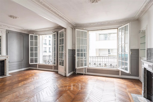 Levallois Centre – An elegant 3-bed apartment