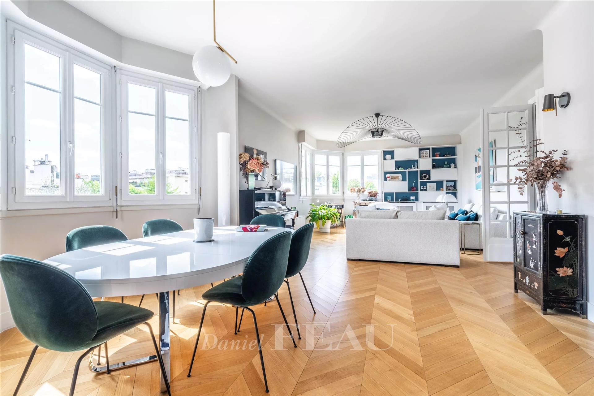 Neuilly-Sur-Seine - A renovated 3-bed apartment