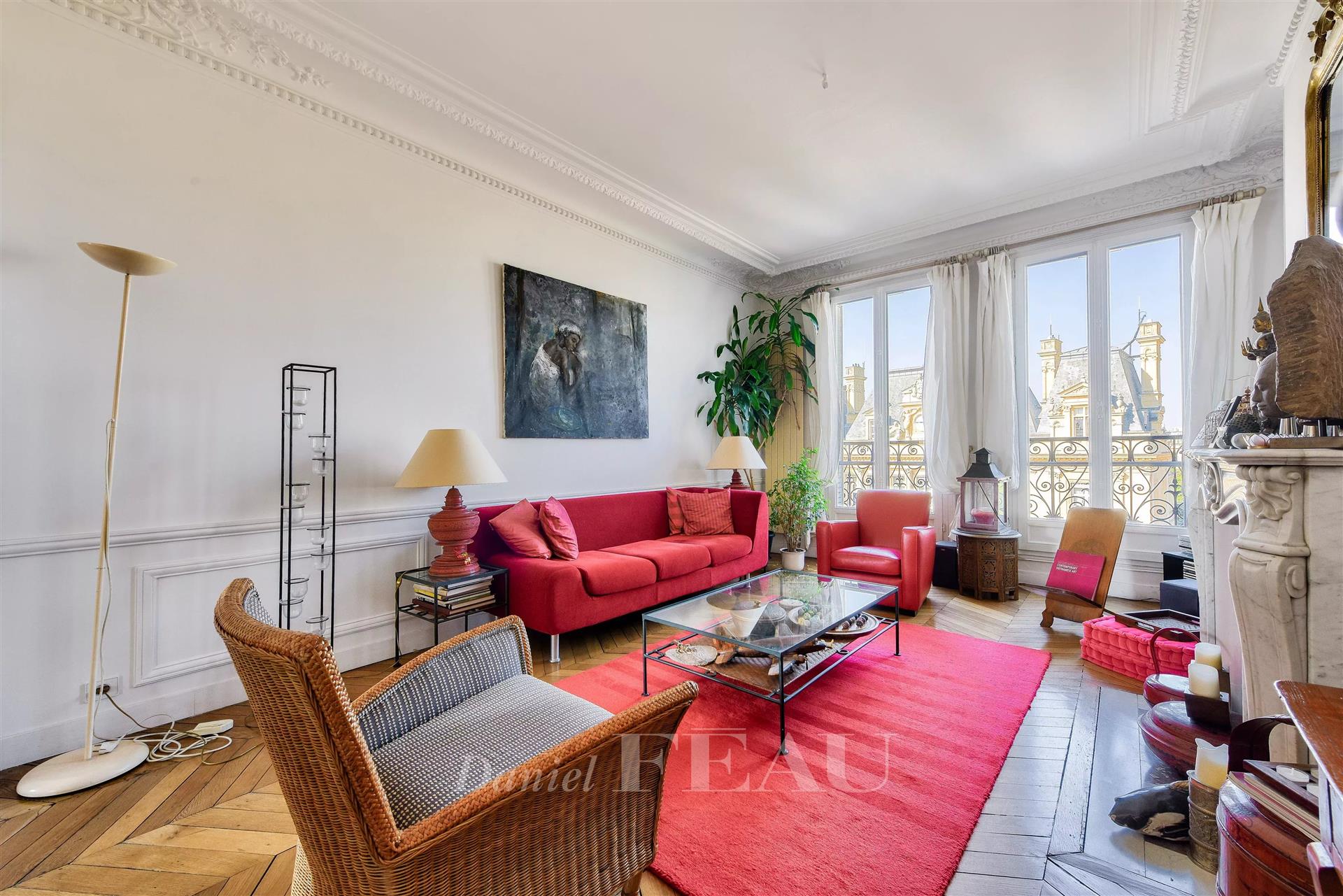 Neuilly-Sur-Seine - A 2-bed apartment enjoying open views