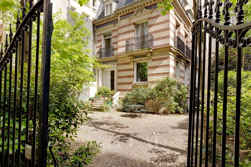 Neuilly - Pasteur - Exclusivité - Maison sept chambres au calme