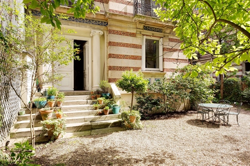 Neuilly-Sur-Seine - A peaceful 7-room property