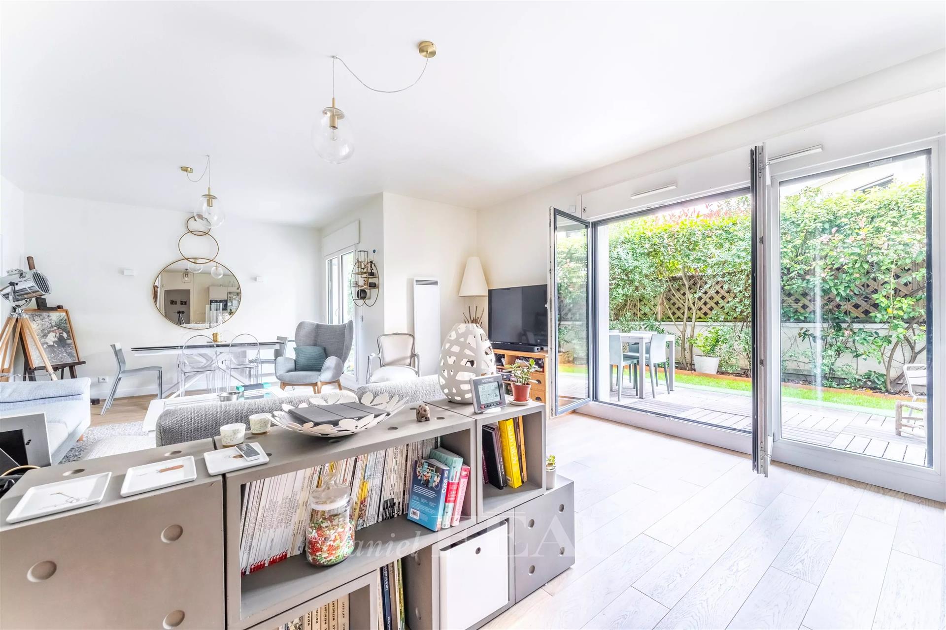 Boulogne Centre – A 4-bed apartment with a garden