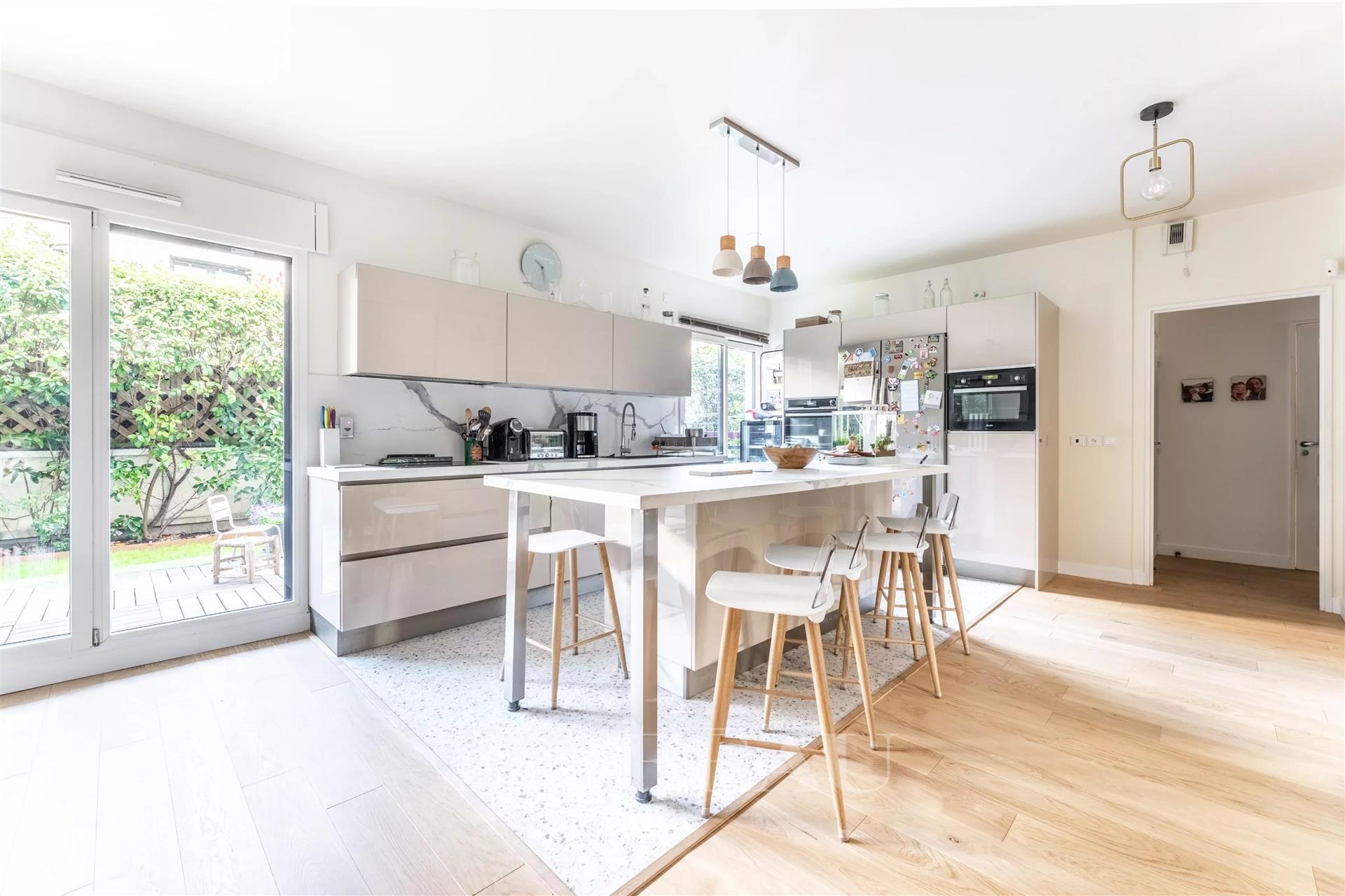 Boulogne Centre – A 4-bed apartment with a garden