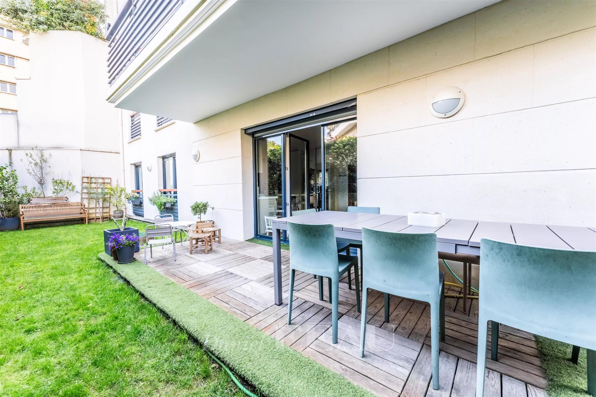 Boulogne Centre – A 4-bed apartment with a garden