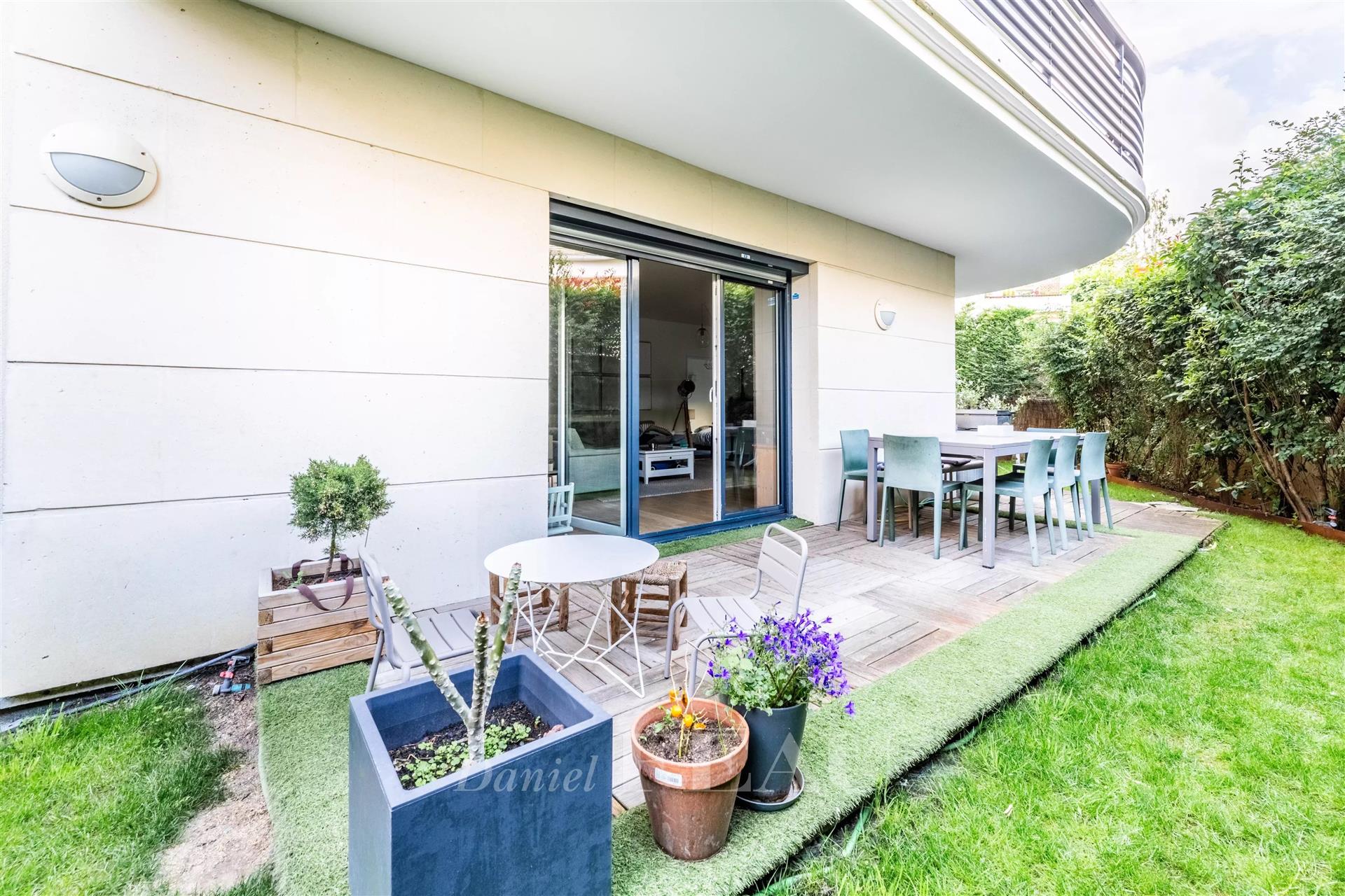 Boulogne Centre – A 4-bed apartment with a garden