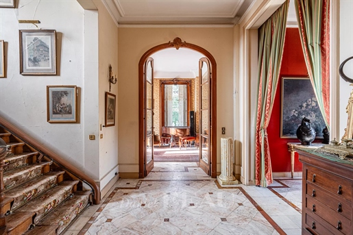 Vaucresson, Plateau Théry - A superb period property to renovate