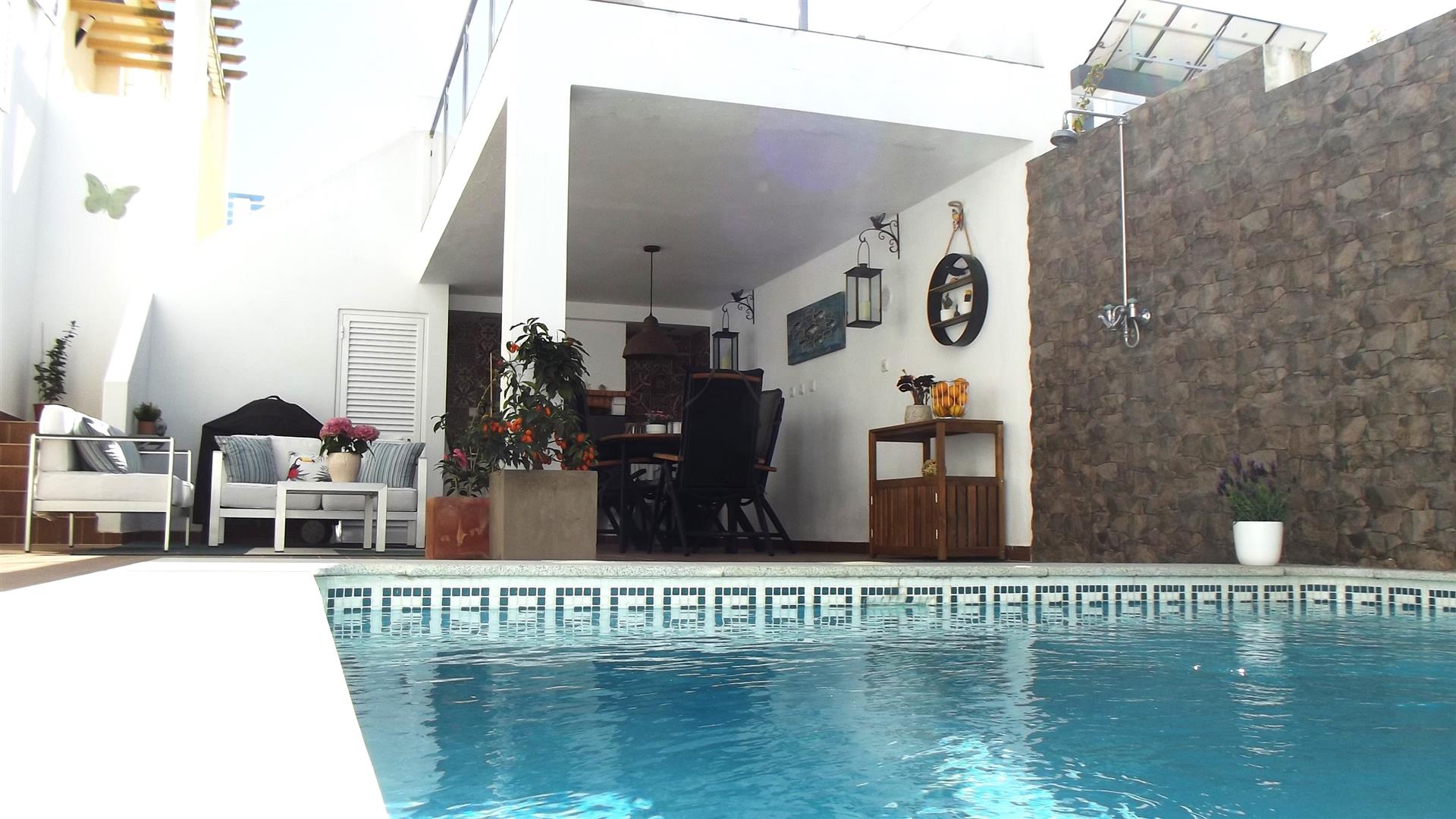 Semi-Detached 3 Bed Villa With Heated Swimming Pool And Garage - Near Tavira