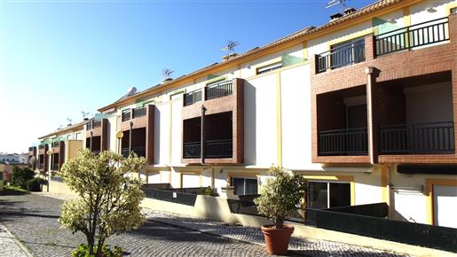 3 Bed Townhouse With Garage And Access To Swimming Pool - Conceição / Tavira