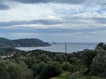 Terrain avec vue panoramique sur la mer de Poros